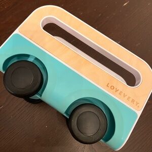 Lovevery Bus without peg people